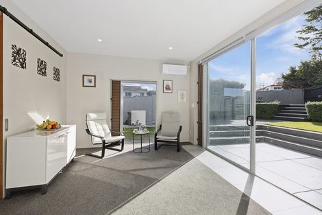 Photo of property in 7 Pikitanga Close, Tawa, Wellington, 5028