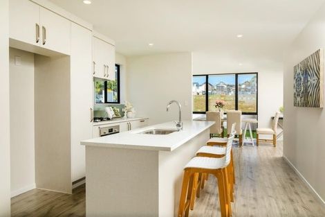Photo of property in 8 Seafarer Crescent, Stanmore Bay, Whangaparaoa, 0932