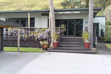 Photo of property in 10 Regent Street, Whakapirau, Maungaturoto, 0583