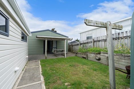 Photo of property in 50 Kahukura Avenue, Waitarere Beach, Levin, 5510