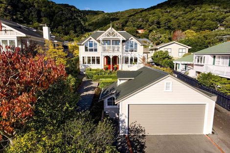 Photo of property in 10 Tui Road, Days Bay, Lower Hutt, 5013