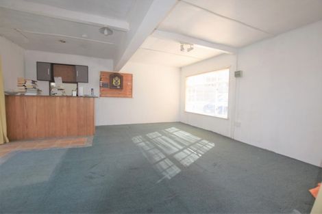 Photo of property in 6 Strid Road, Te Atatu South, Auckland, 0610