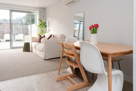 Photo of property in 13/2u Stone Street, Miramar, Wellington, 6022