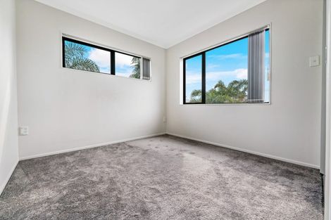 Photo of property in 61a Awaroa Road, Sunnyvale, Auckland, 0612