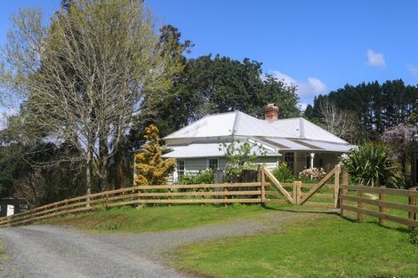 Photo of property in 4 Broadleaf Way, Kinloch, 3377
