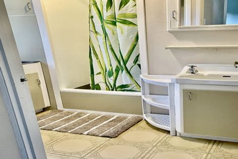 Photo of property in 4 Wyvern Place, Glenfield, Auckland, 0629