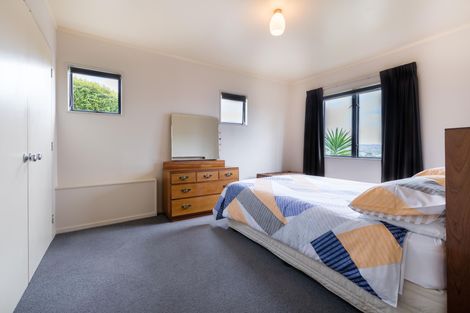 Photo of property in 3/32 Hand Road, Helensville, 0800