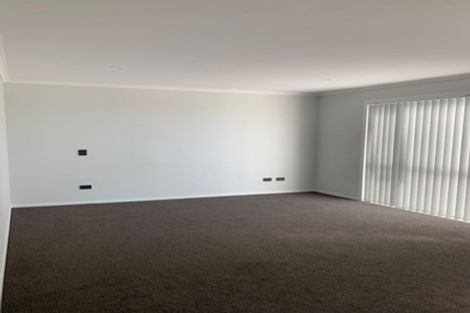 Photo of property in 5 Wairepo Street, Takanini, 2112