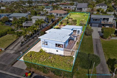 Photo of property in 13 Rimu Road, Stanmore Bay, Whangaparaoa, 0932