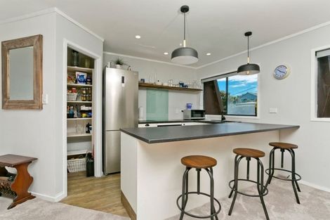 Photo of property in 8/27 Rangatira Road, Birkdale, Auckland, 0626