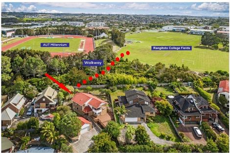 Photo of property in 16 Strabo Place, Windsor Park, Auckland, 0632