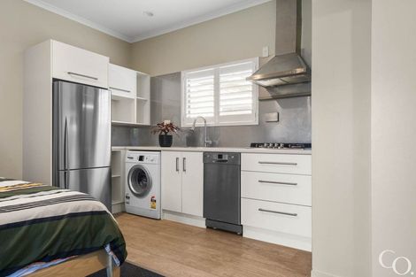Photo of property in 48 Pitau Road, Mount Maunganui, 3116