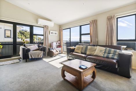 Photo of property in 78d Queens Drive, Lyall Bay, Wellington, 6022