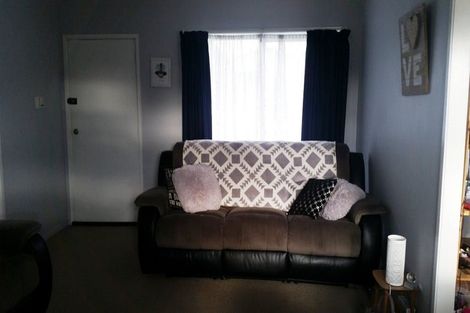 Photo of property in 6a Henderson Avenue, Tuakau, 2121