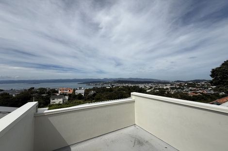 Photo of property in 24 Harbour View Road, Northland, Wellington, 6012