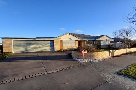 Photo of property in 15 Showgate Avenue, Sockburn, Christchurch, 8042