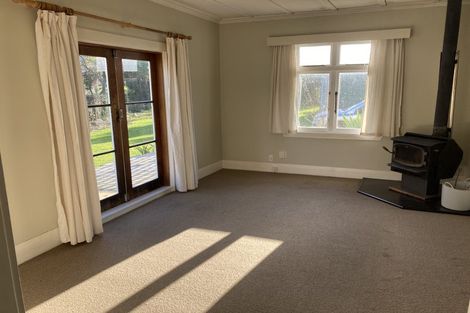 Photo of property in 23 Carruthers Street, Otane, 4202