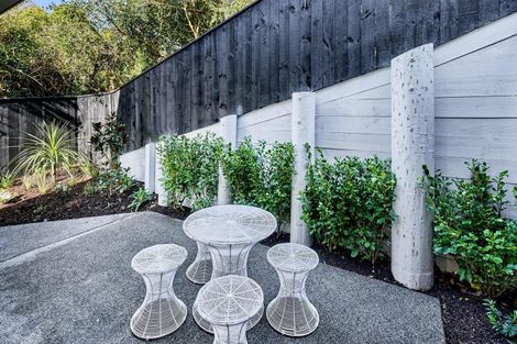 Photo of property in 17 Ara Toutouwai, Karori, Wellington, 6012