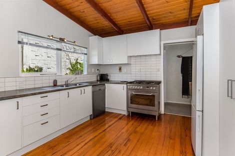 Photo of property in 14 Tensing Place, Khandallah, Wellington, 6035