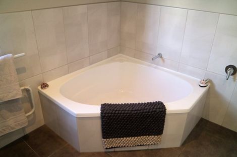 Photo of property in 2a Ironside Drive, Wanaka, 9305