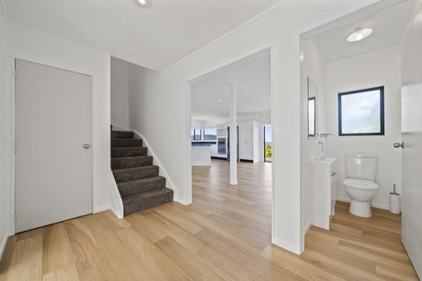 Photo of property in 15 Bury Grove, Strathmore Park, Wellington, 6022