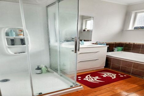 Photo of property in 9 Trosk Place, Waiuku, 2123