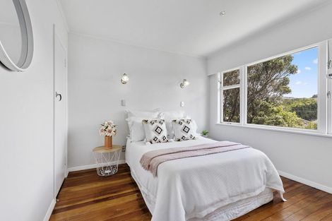 Photo of property in 7 Miles Crescent, Newlands, Wellington, 6037