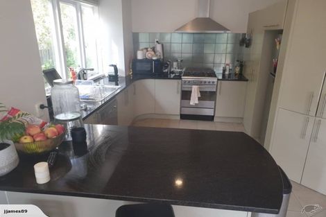 Photo of property in 11 Queen Mary Avenue, New Lynn, Auckland, 0600