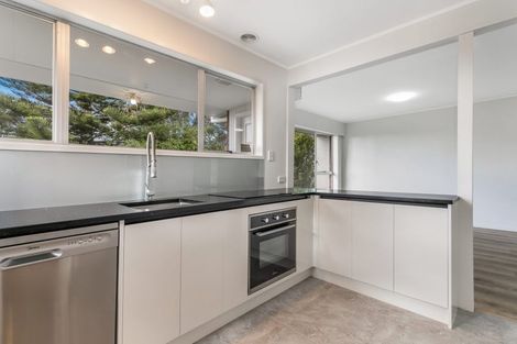 Photo of property in 70 Kaurilands Road, Titirangi, Auckland, 0604