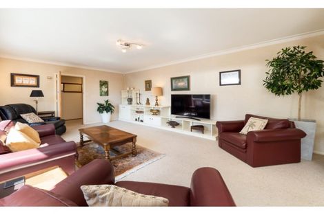 Photo of property in 18 Ilfracombe Place, Burnside, Christchurch, 8053