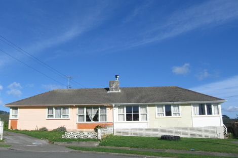 Photo of property in 8 Dumont Place, Cannons Creek, Porirua, 5024