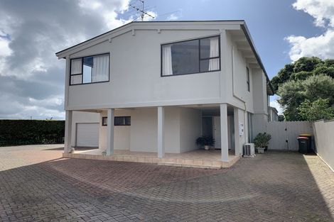 Photo of property in 17 Waller Avenue, Bucklands Beach, Auckland, 2012