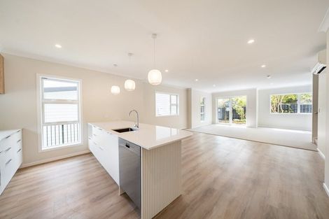 Photo of property in 70b Heretaunga Square, Silverstream, Upper Hutt, 5019