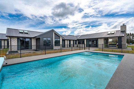 Photo of property in 275 Racecourse Road, Cambridge, 3493