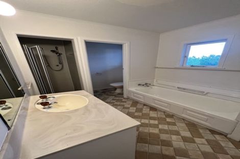 Photo of property in 16 Richards Avenue, Forrest Hill, Auckland, 0620