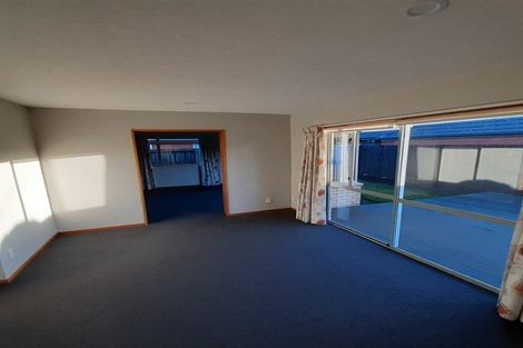 Photo of property in 15 Showgate Avenue, Sockburn, Christchurch, 8042