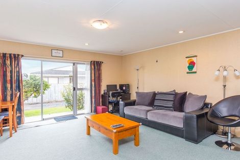 Photo of property in 2/50 Kenderdine Road, Papatoetoe, Auckland, 2025