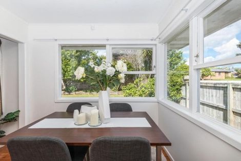 Photo of property in 6 Gill Avenue, Te Atatu Peninsula, Auckland, 0610