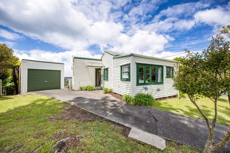 Photo of property in 92 Knights Road, Rothesay Bay, Auckland, 0630