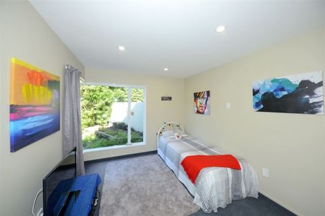 Photo of property in 2/11 Belleview Terrace, Mount Pleasant, Christchurch, 8081
