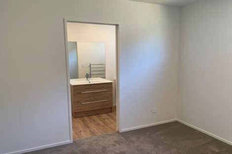 Photo of property in 5 Matakanui Lane, Wanaka, 9305