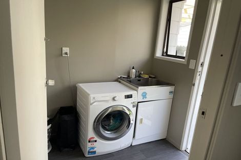 Photo of property in 10 Granville Drive, Massey, Auckland, 0614