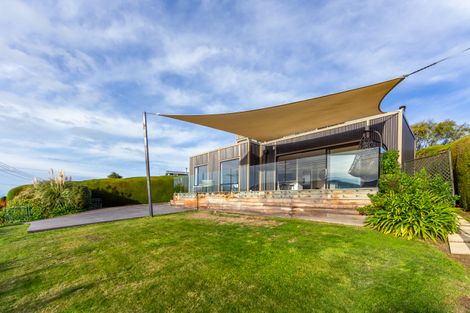 Photo of property in 8 Ngatea Road, Diamond Harbour, Lyttelton, 8971