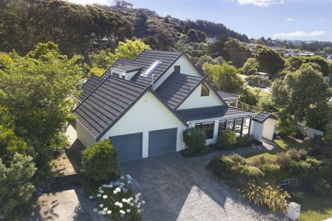 Photo of property in 2 Exploration Way, Whitby, Porirua, 5024