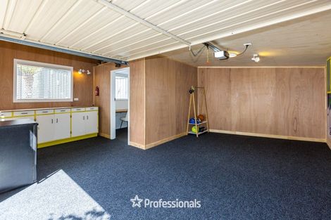 Photo of property in 6 Fendalton Crescent, Pinehaven, Upper Hutt, 5019