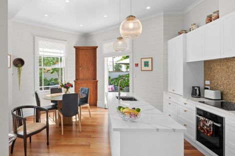 Photo of property in 33 Naylor Street, Hamilton East, Hamilton, 3216