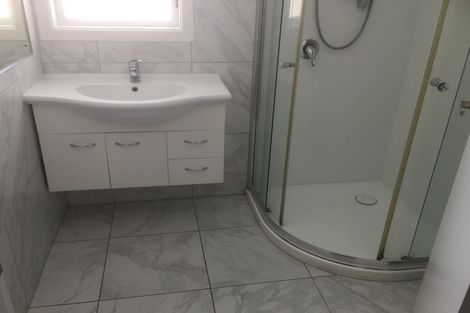 Photo of property in 28 Edwards Avenue, Henderson, Auckland, 0610