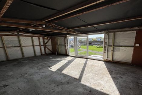 Photo of property in 17 Bayside Avenue, Te Atatu Peninsula, Auckland, 0610