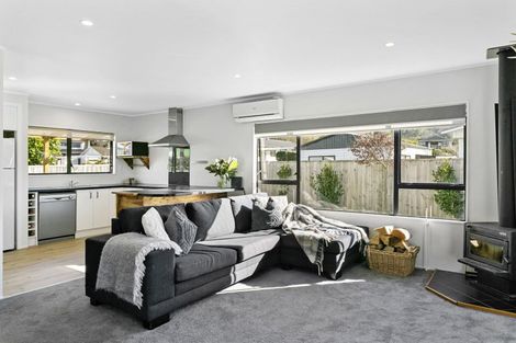 Photo of property in 3b Dorothy Drive, Acacia Bay, Taupo, 3330