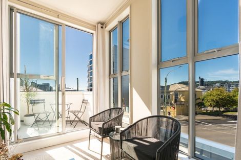 Photo of property in 31 Karo Drive, Te Aro, Wellington, 6011